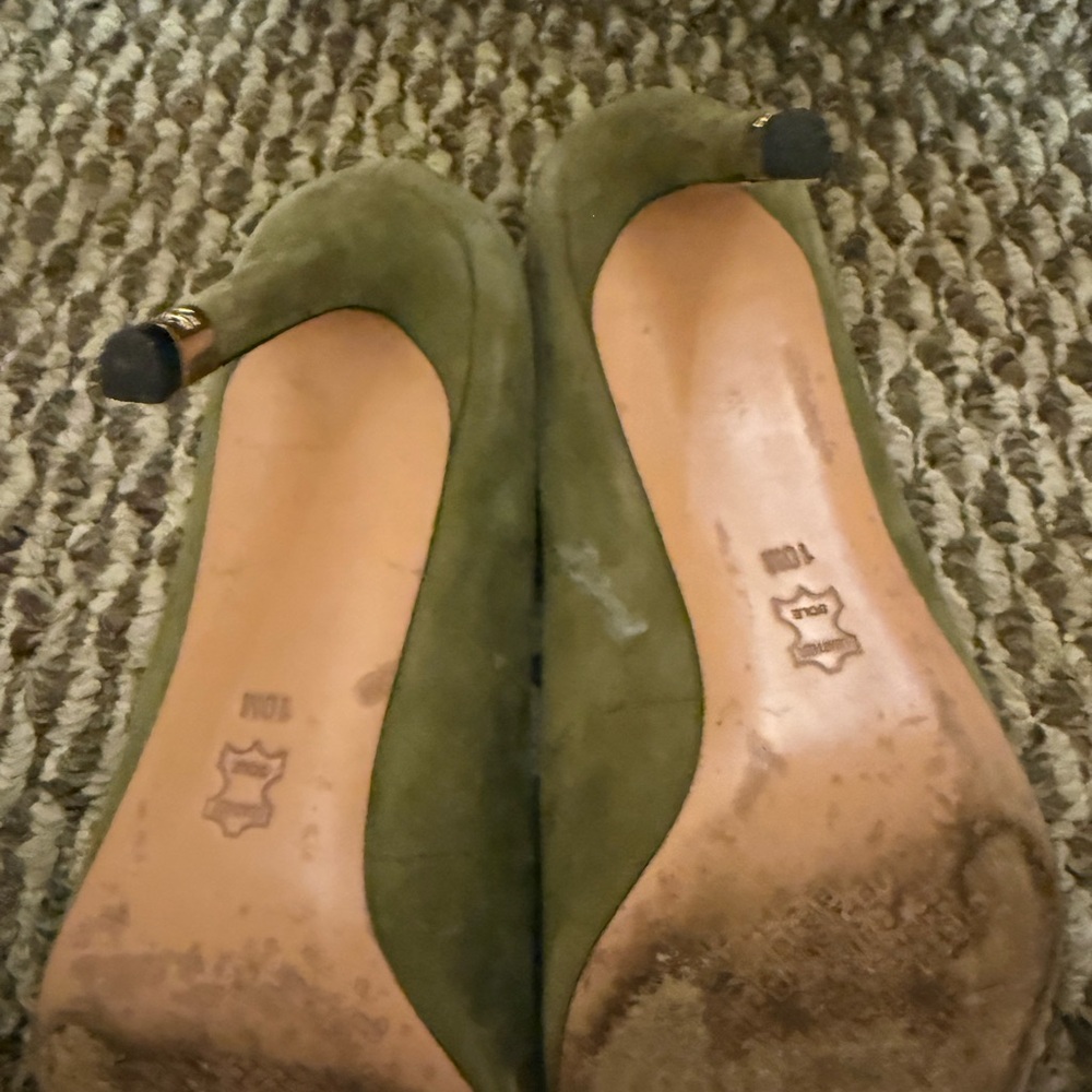 Tory Burch Olive Green Suede Heels 10 - Picture 3 of 3